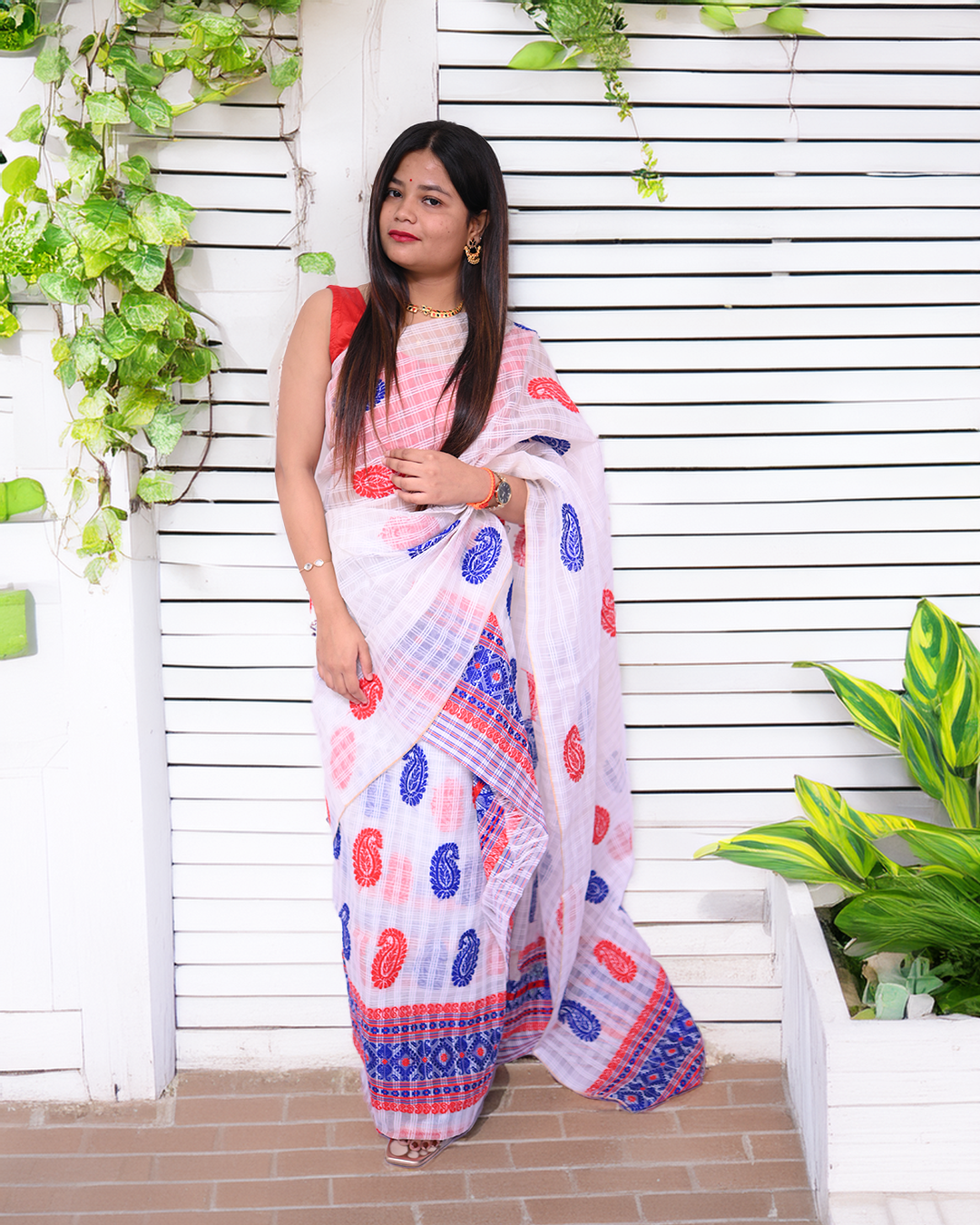 Handcrafted White Premium Kesapat Cotton Mekhela Sador with Unstitched Blouse Piece