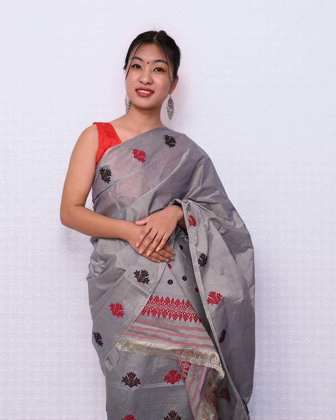 Handcrafted Light Gray Toss-Cotton Mekhela Sador with Unstitched Blouse Piece