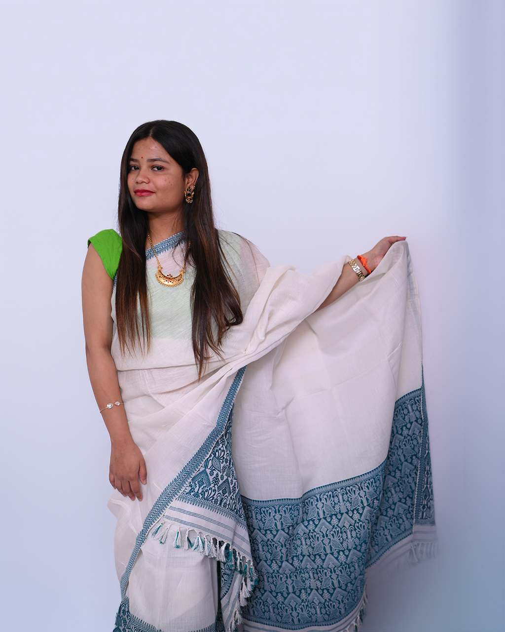 Handcrafted White Pure Cotton Mekhela Sador with Unstitched Blouse Piece