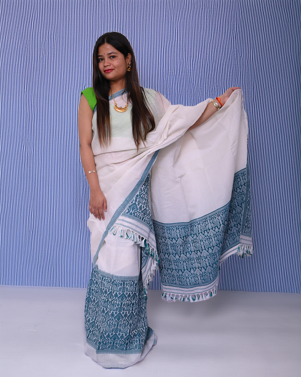 Handcrafted White Pure Cotton Mekhela Sador with Unstitched Blouse Piece