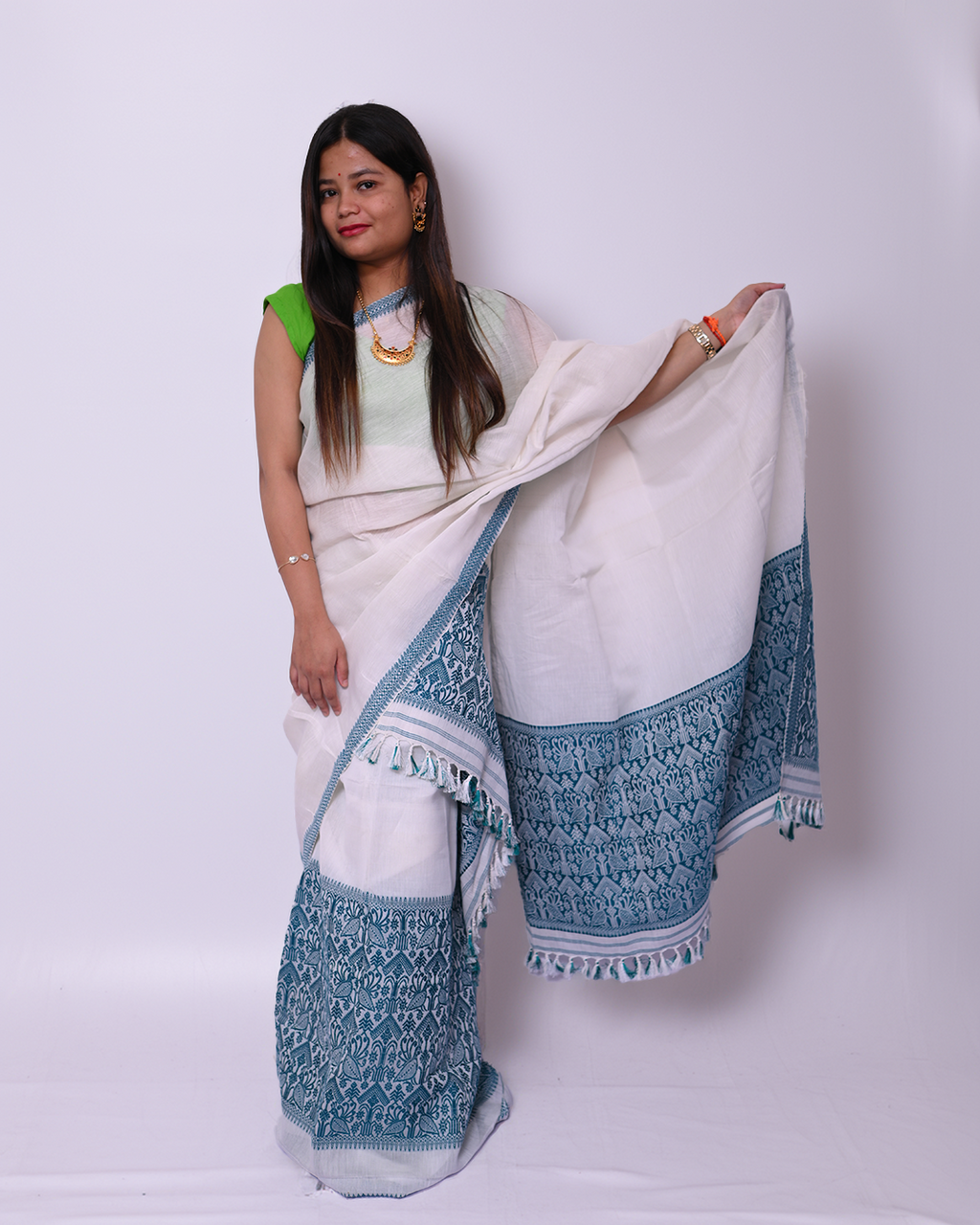 Handcrafted White Pure Cotton Mekhela Sador with Unstitched Blouse Piece